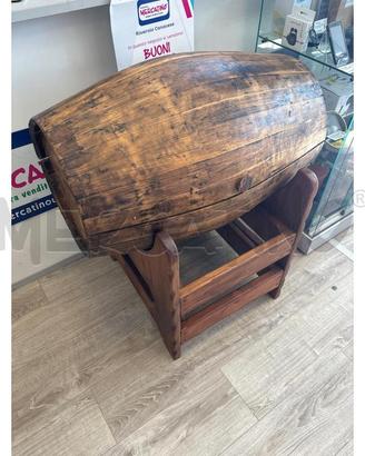 BOTTE IN LEGNO CON PIEDISTALLO