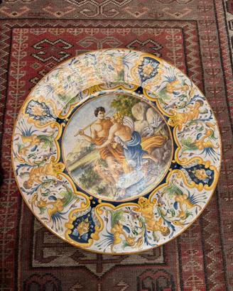 Piatto monumentale in maiolica