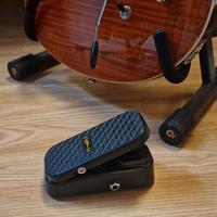 Pedale volume e accordatore