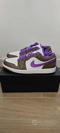 Air Jordan 1 Low - PALOMINO/WILD BERRY-WHITE - 44