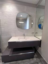 Mobile bagno e specchio