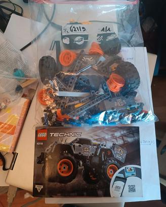 LEGO Technic 42119 - Monster Jam - Max-D Truck (23