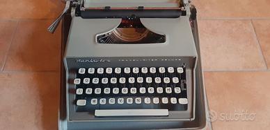 Macchina da scrivere "REMINGTON" vintage.