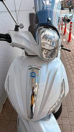 Beverly 300