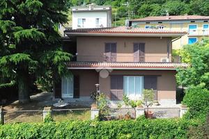 VILLA SINGOLA A TAVERNOLA BERGAMASCA