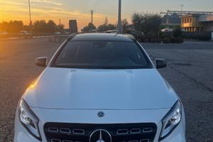 Mercedes-Benz GLA 200 d Automatic AMG Line – Tetto