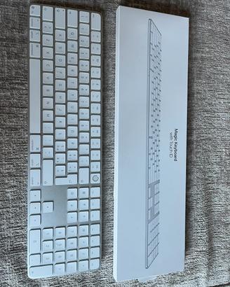Apple Magic Keyboard con touch id e tastierino