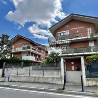 BILOCALE IN BILIVELLO CON DOPPIO TERRAZZO E BOX AU