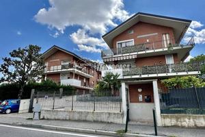 BILOCALE IN BILIVELLO CON DOPPIO TERRAZZO E BOX AU