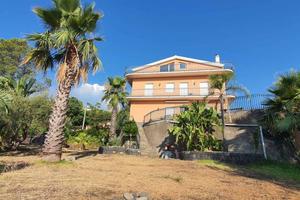 Villa di 250 m² con più di 5 locali e box auto dop