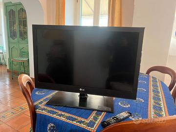 TV LED LG 32" modello 32LV355C Full HD Nero