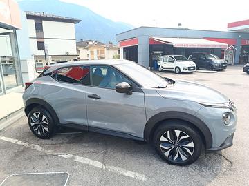 Nissan Juke 2025 colore grigio delfino 17100 km