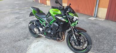 kawasaki z 900 del 2024 con 9.800 km