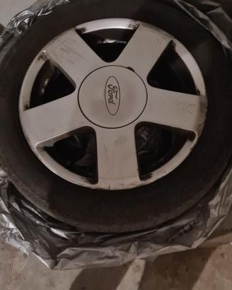 4 Cerchi Fiesta 15 con gomme estive  