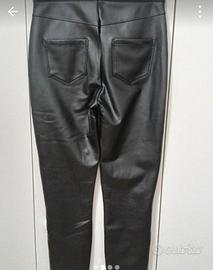 Pantaloni in ecopelle