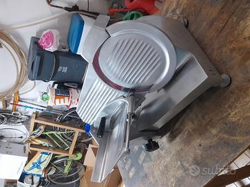 Affettatrice elettrica lama 25cm