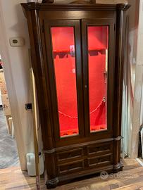 Fuciliera con moquette e luci interne