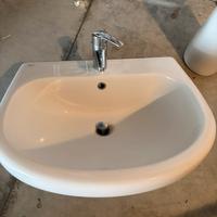 Lavandino con colonna