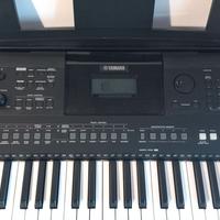 Pianola Yamaha PSR E463
