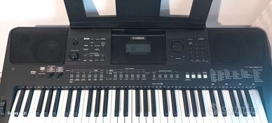 Pianola Yamaha PSR E463