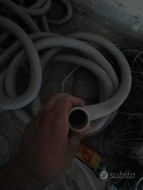 Tubo corrugato grigio 