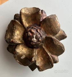 Fiore di peonia in legno