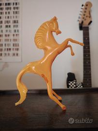 Cavallino rampante in vetro di Murano-Giallo ocra
