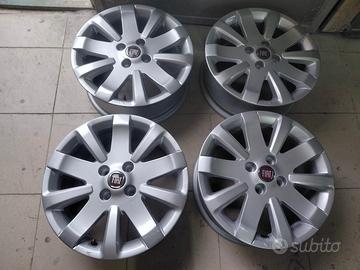 Cerchi in lega da 15 pollici per Fiat qubo