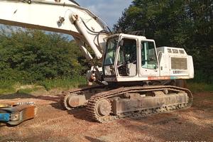 Escavatore cingolato Liebherr R954B + frantumatore