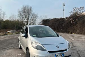 renault scenic 7 posti