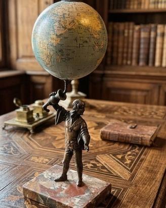 piccolo globo con scultura in bronzo