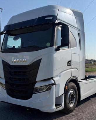 TRATTORE STRADALE IVECO SWAY 530