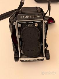 MAMIYA C220 Professional