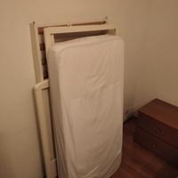 Lettino con le sbarre 