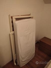 Lettino con le sbarre 