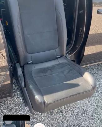 Dispositivo sedile girevole motorizzato disabili