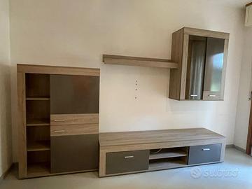Composizione soggiorno moderna effetto legno