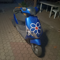 Scooter Piaggio zip 50