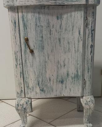 comodino stile shabby chic