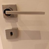 MANIGLIE PER PORTE INTERNE 