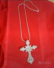 Collana con pendente croce
