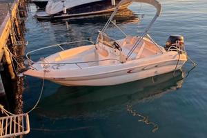 Barca a motore 40 cv T.A. Mare modello Jaguar