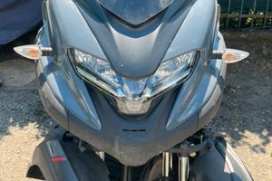 Yamaha 300 TRICITY