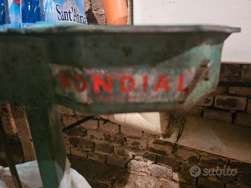 MACCHINA PER IMBOTTIGLIARE