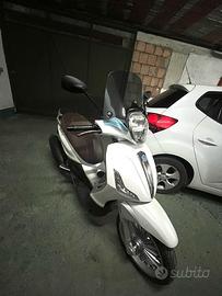 Beverly 300 2019 - Perfetto stato, solo 8.000 km