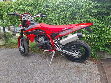 SWM SM 125 R RED**MOT. BIALBERO