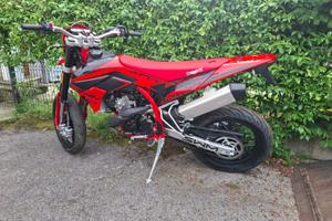 SWM SM 125 R RED**MOT. BIALBERO