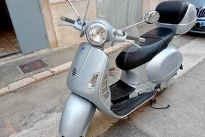 Vespa L200 gt