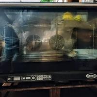 Forno a convenzione con umidità regolabile UNOX