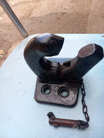 Gancio per veicoli industriali